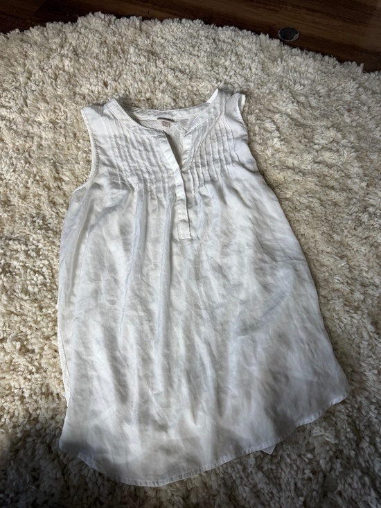 Merona Tops - Soft white sleeveless Merona White Sleeveless Pintuck spring flowy cute Camisole